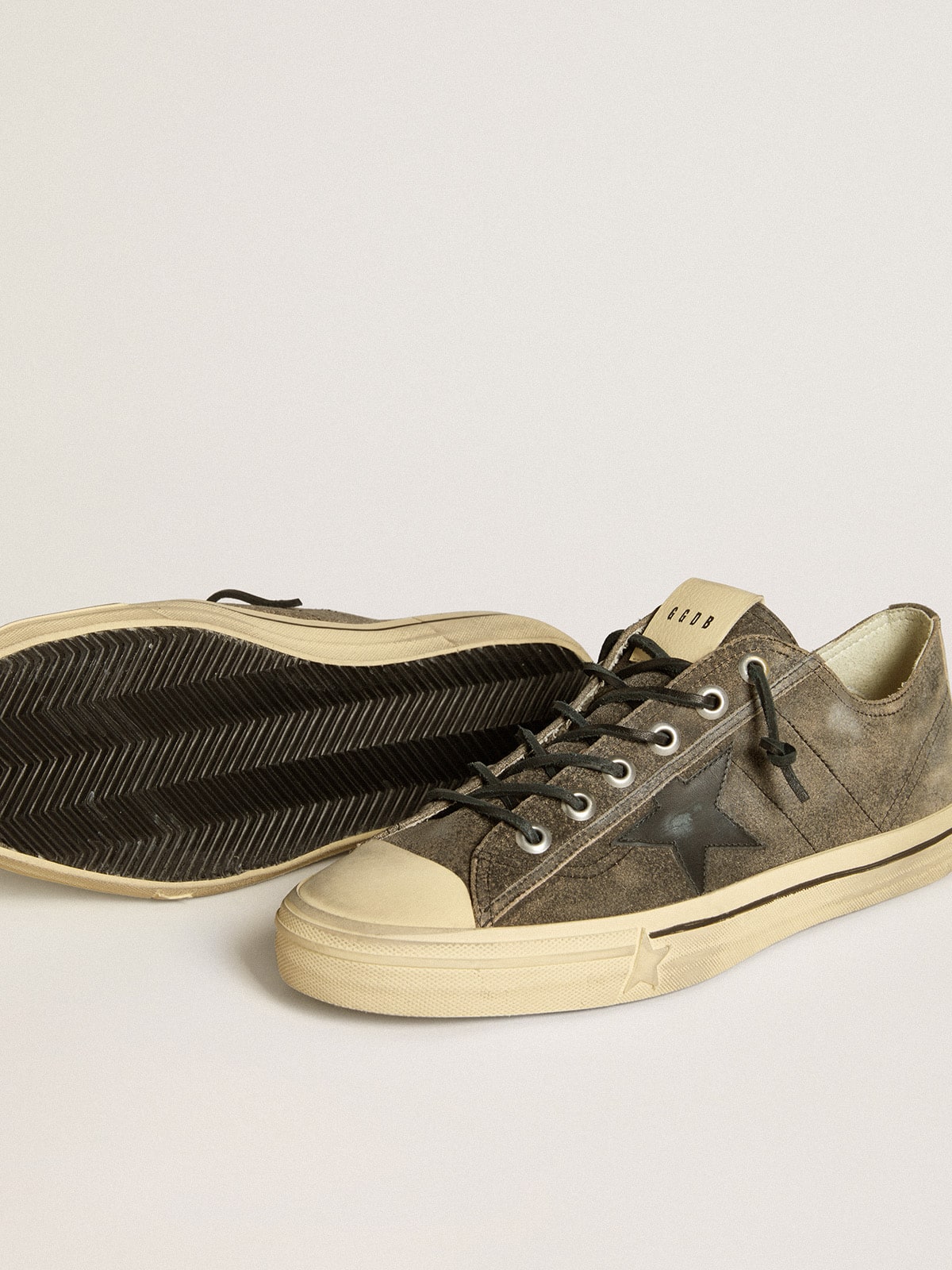 Men's V-Star in black suede with black leather star| Golden Goose