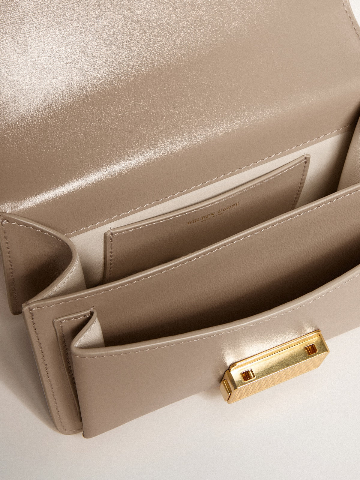 Small Venezia Bag in beige boarded leather with gold details| Golden Goose