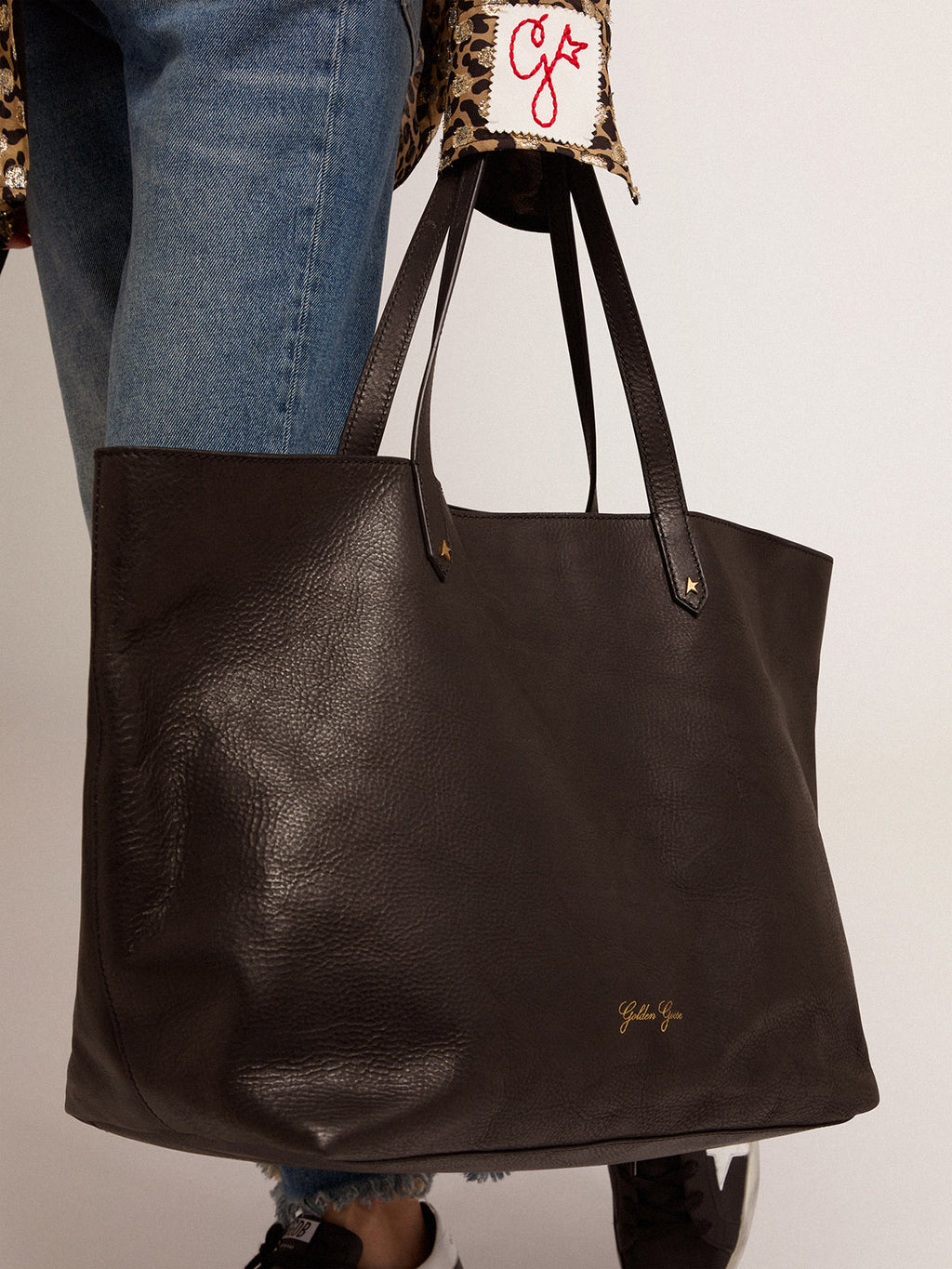 Women's Pasadena Bag black with gold logo| Golden Goose