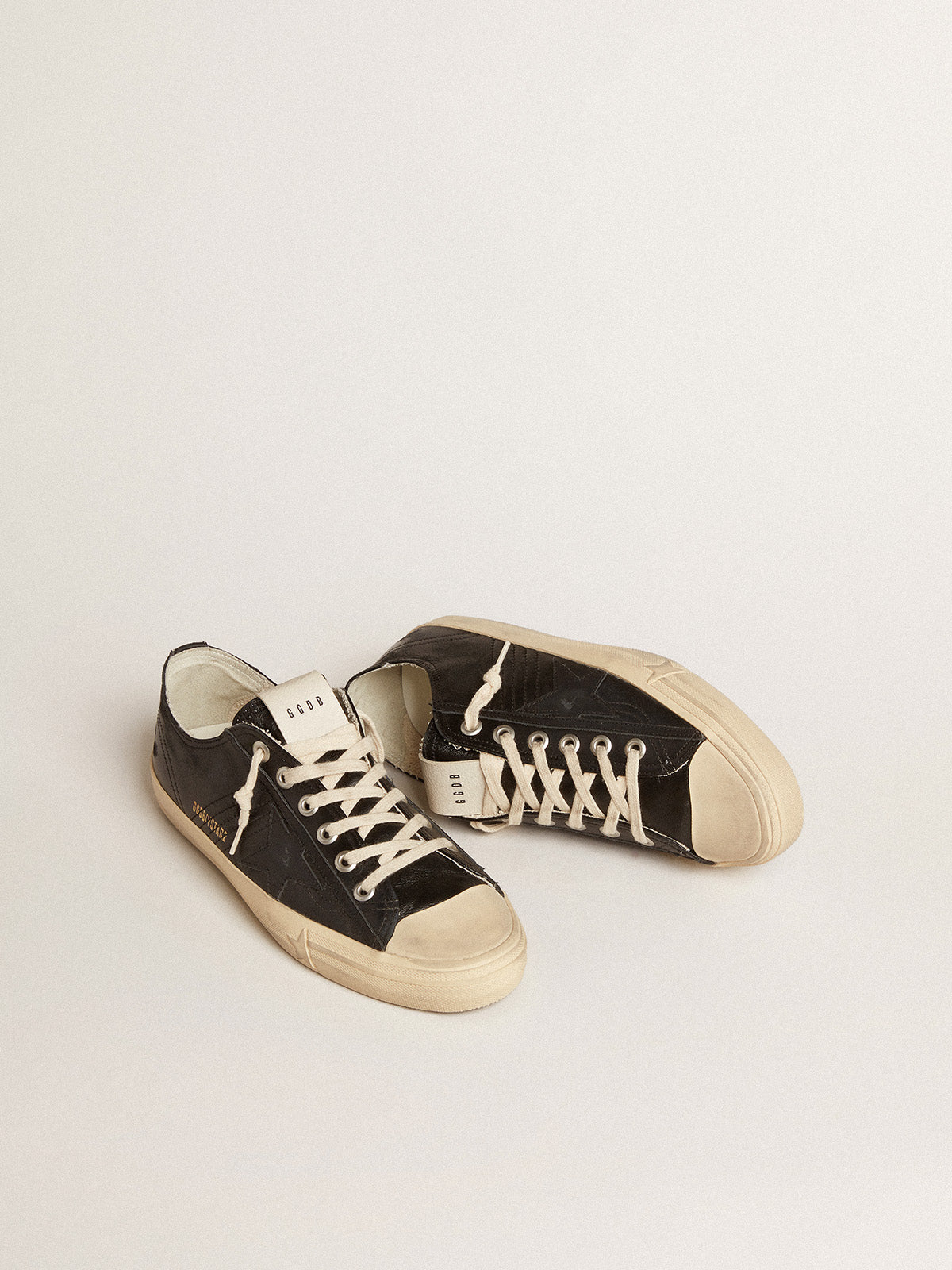 Men's V-Star in black nappa leather with a black leather star| Golden Goose
