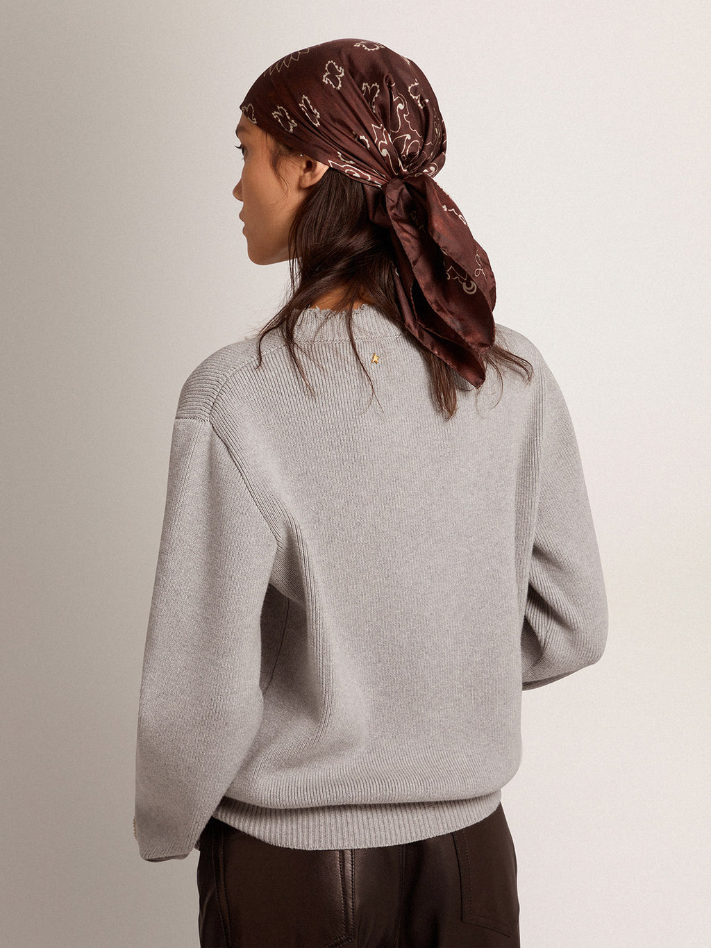 Women's round-neck sweater in gray cotton| Golden Goose