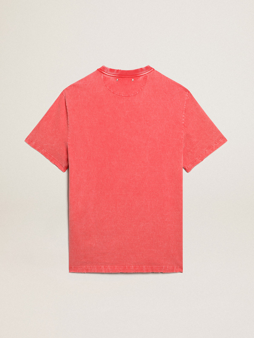 Red T-shirt with ecru printed lettering| Golden Goose