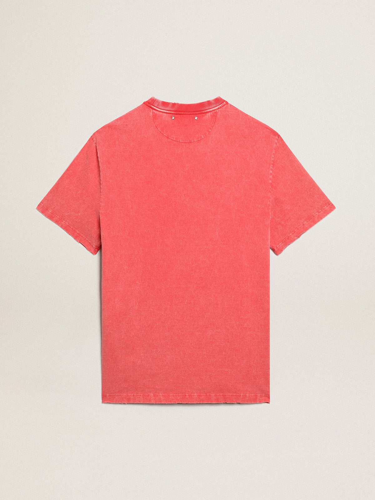 Red T-shirt with ecru printed lettering| Golden Goose