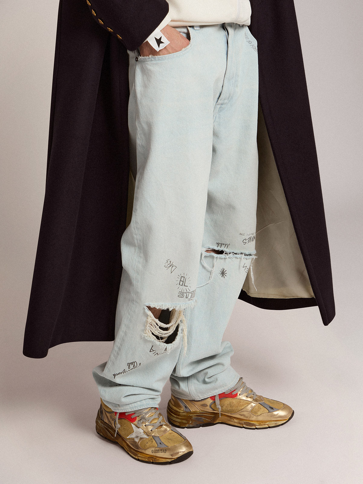 Men's Dad-Star gold with distressed finish| Golden Goose