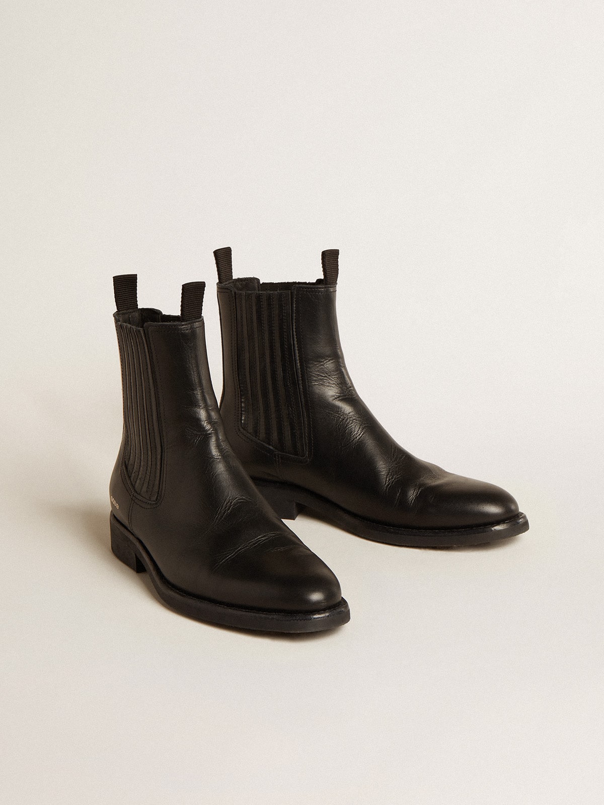 Men's Chelsea boots in black leather| Golden Goose